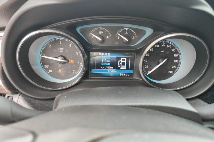 Used Buick Envision 2017 20T Two-Wheel Drive Elite Version Odometer Close Up