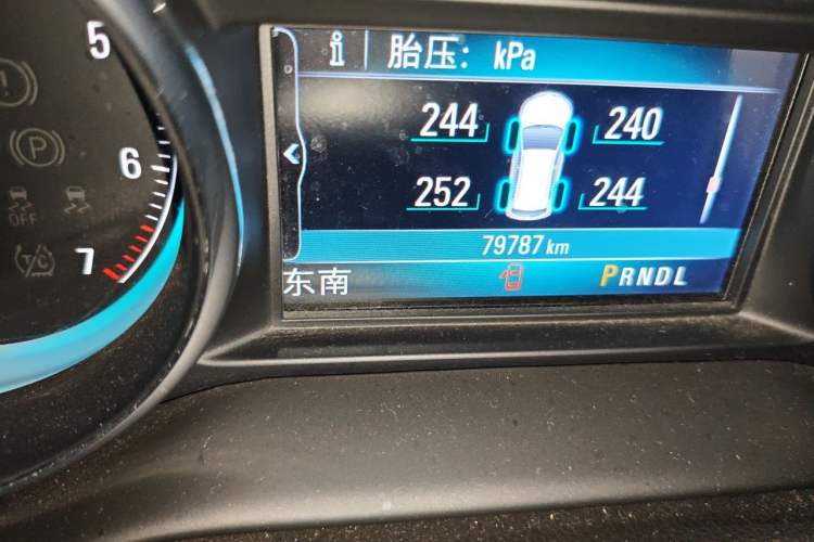 Used Buick Envision 2017 28T Four-Wheel Drive Elite Model Odometer Close Up
