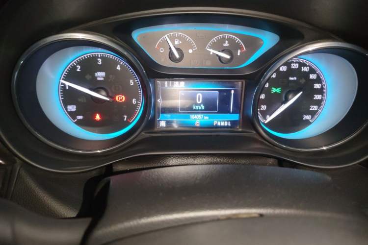 Used Buick Envision 2017 20T Two-Wheel Drive Luxury Model Odometer Close Up