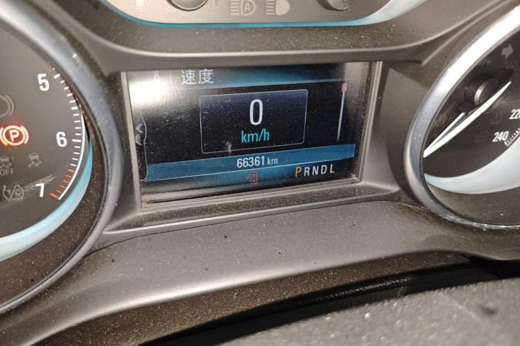 Used Buick Envision 2017 20T Two-Wheel Drive Leading Version Odometer Close Up