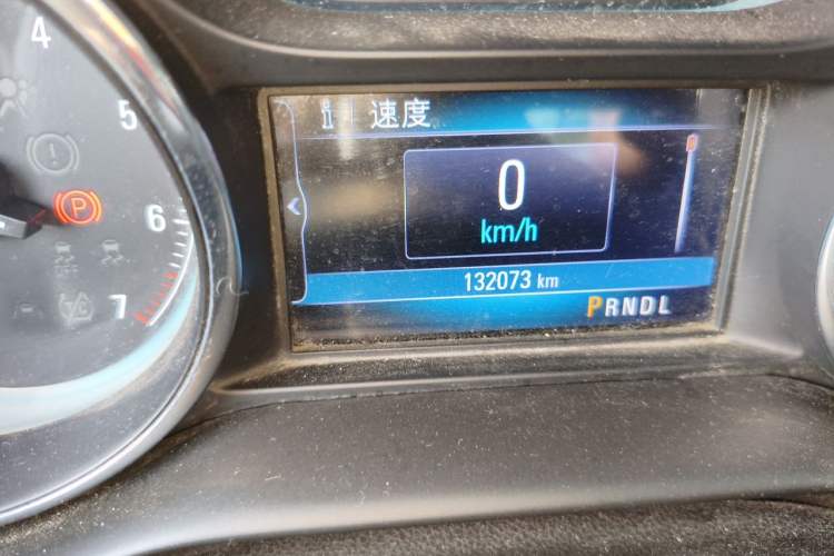 Used Buick Envision 2017 20T Two-Wheel Drive Elite Version Odometer Close Up
