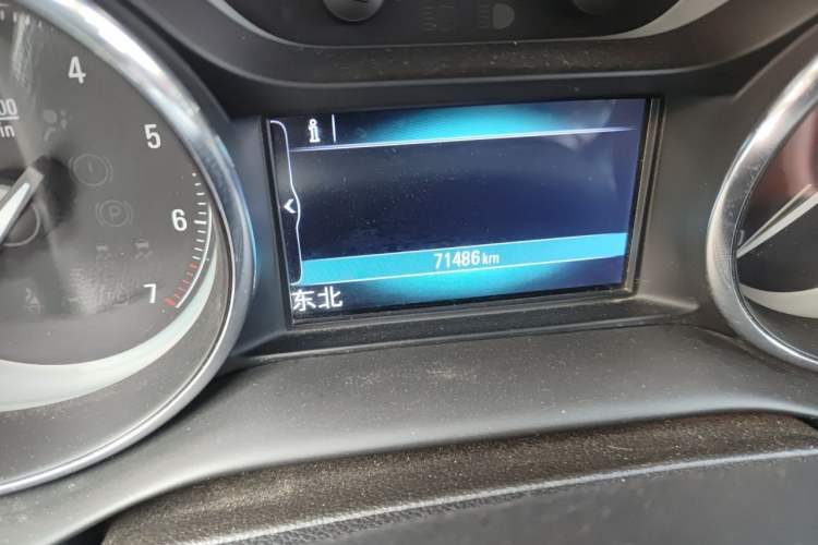 Used Buick Envision 2017 20T Two-Wheel Drive Leading Version Odometer Close Up