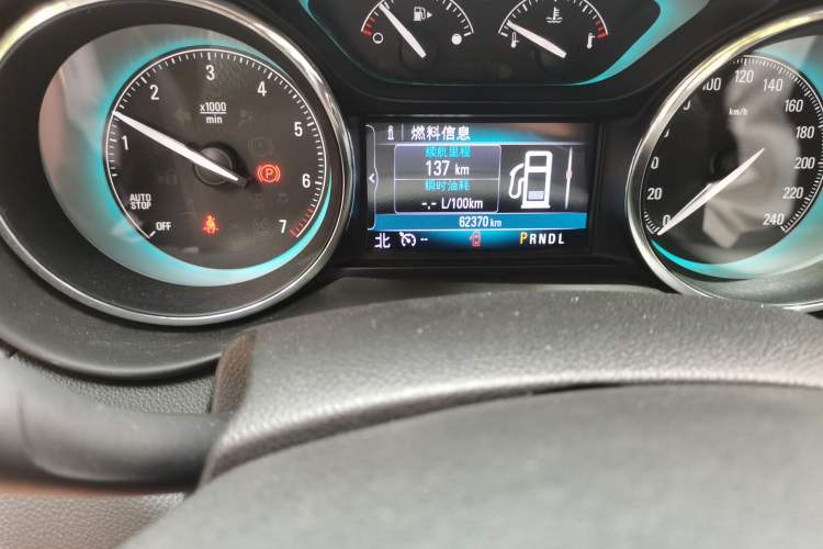 Used Buick Envision 2017 28T Four-Wheel Drive Elite Model Odometer Close Up