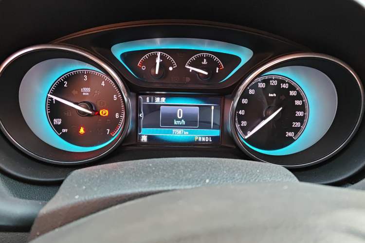 Used Buick Envision 2017 28T Four-Wheel Drive Elite Model Odometer Close Up