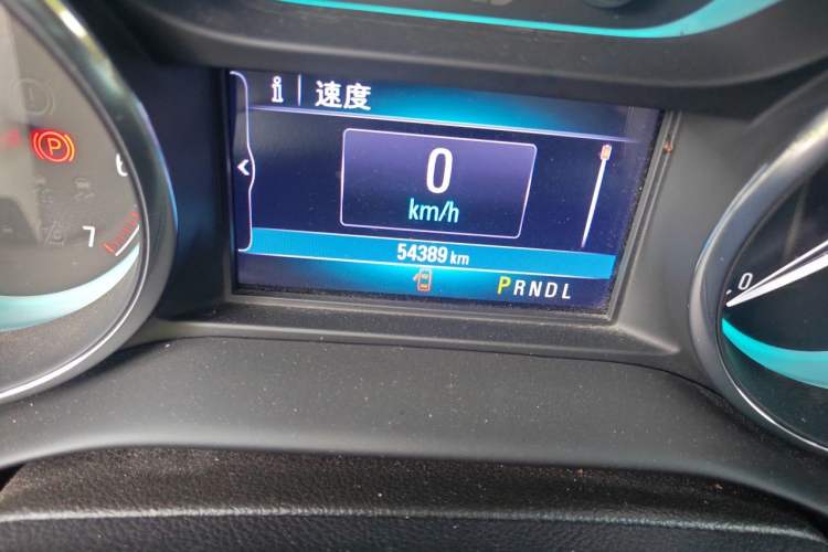 Used Buick Envision 2017 20T Two-Wheel Drive Elite Version Odometer Close Up