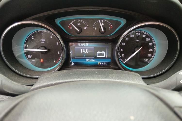 Used Buick Envision 2017 28T Four-Wheel Drive Elite Model Odometer Close Up