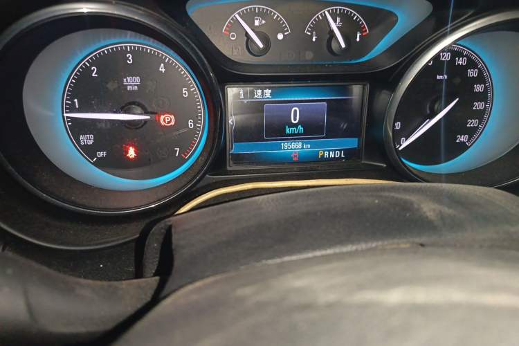 Used Buick Envision 2017 20T Two-Wheel Drive Elite Version Odometer Close Up