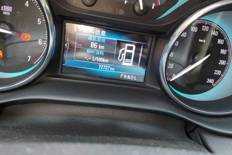 Used Buick Envision 2017 20T Two-Wheel Drive Elite Version Odometer Close Up