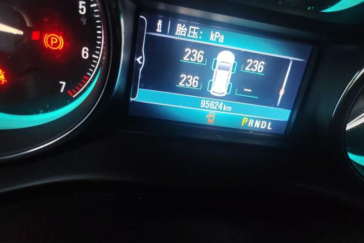 Used Buick Envision 2017 20T Two-Wheel Drive Elite Version Odometer Close Up