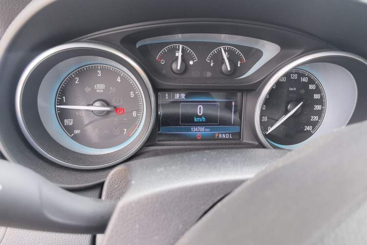 Used Buick Envision 2017 20T Two-Wheel Drive Leading Version Odometer Close Up