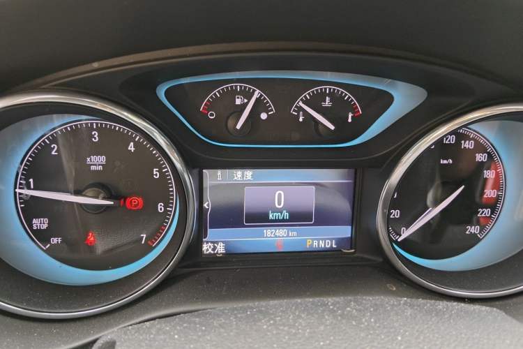 Used Buick Envision 2017 28T Four-Wheel Drive Luxury Model Odometer Close Up