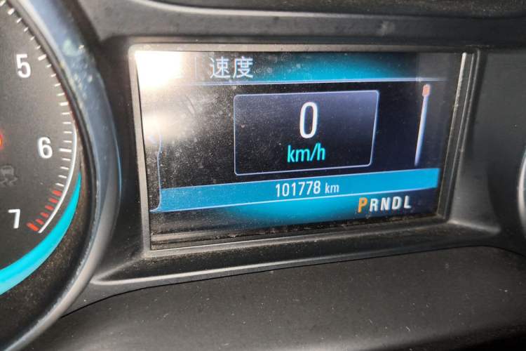 Used Buick Envision 2017 20T Two-Wheel Drive Elite Version Odometer Close Up