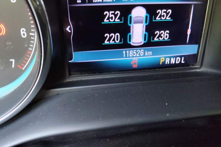 Used Buick Envision 2017 20T Two-Wheel Drive Elite Version Odometer Close Up