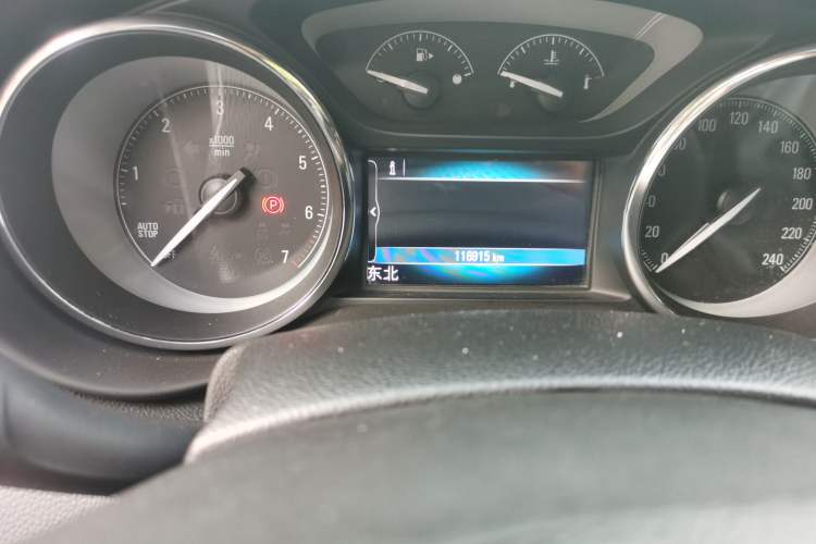 Used Buick Envision 2017 20T Two-Wheel Drive Luxury Model Odometer Close Up