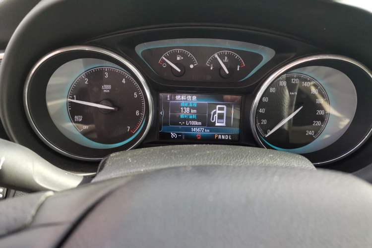 Used Buick Envision 2017 20T Two-Wheel Drive Leading Version Odometer Close Up