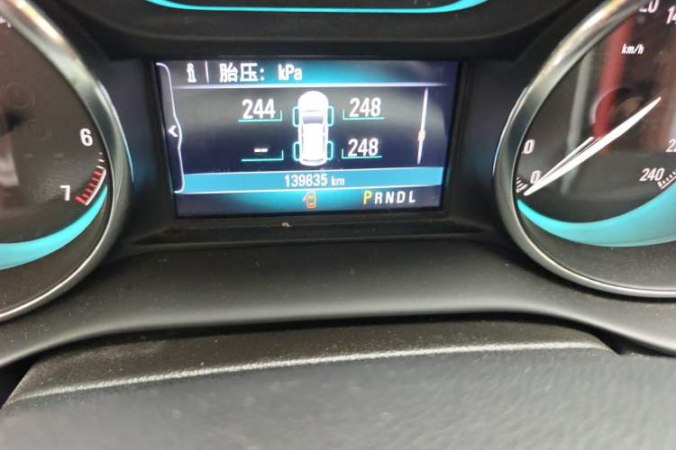 Used Buick Envision 2017 20T Two-Wheel Drive Luxury Model Odometer Close Up