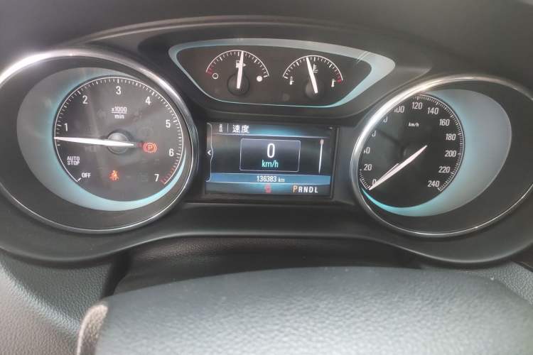 Used Buick Envision 2017 20T Two-Wheel Drive Elite Version Odometer Close Up