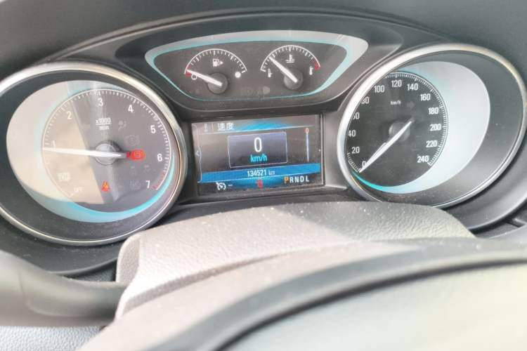 Used Buick Envision 2017 20T Two-Wheel Drive Leading Version Odometer Close Up