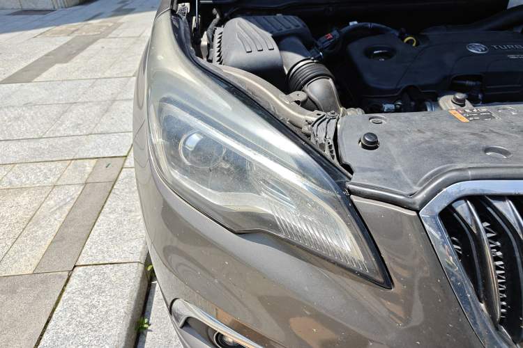 Used Buick Envision 2017 20T Two-Wheel Drive Elite Version Right Front Headlight