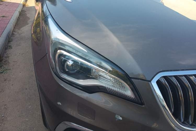 Used Buick Envision 2017 28T Four-Wheel Drive Elite Model Right Front Headlight