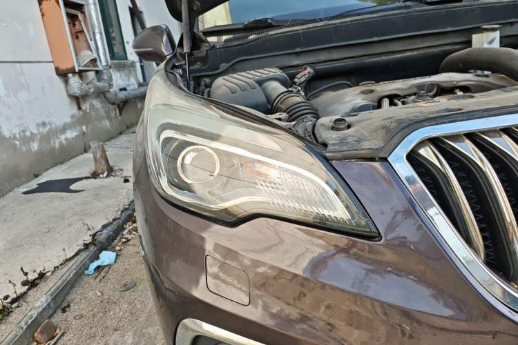 Used Buick Envision 2017 28T Four-Wheel Drive Elite Model Right Front Headlight