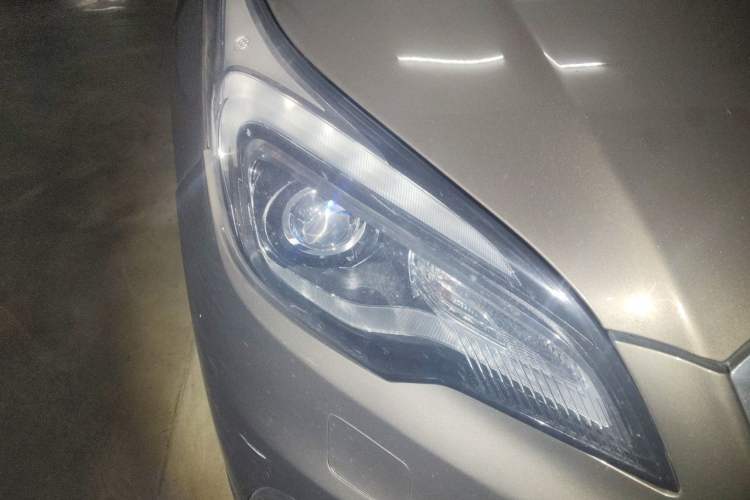 Used Buick Envision 2017 28T Four-Wheel Drive Elite Model Right Front Headlight