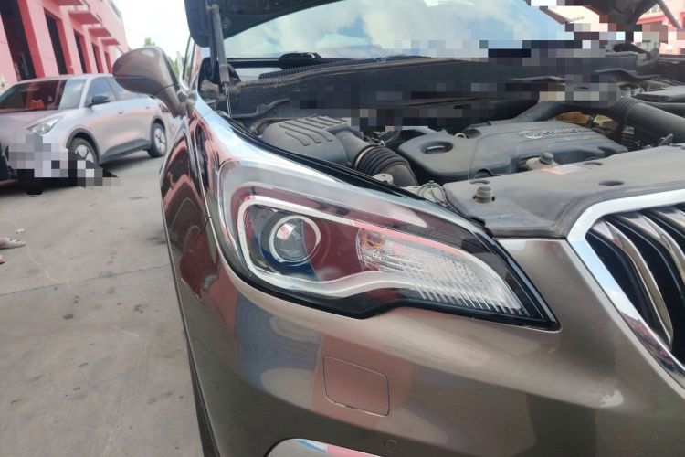 Used Buick Envision 2017 20T Two-Wheel Drive Luxury Model Right Front Headlight