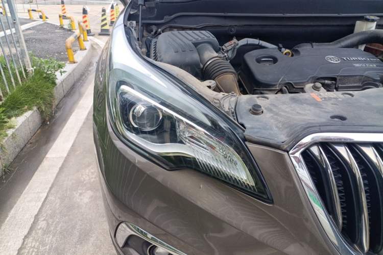 Used Buick Envision 2017 20T Two-Wheel Drive Elite Version Right Front Headlight