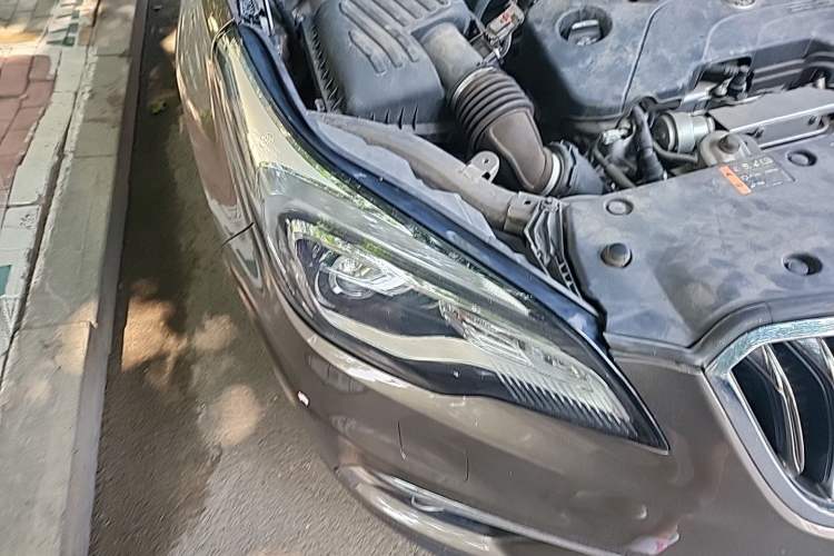 Used Buick Envision 2017 20T Two-Wheel Drive Luxury Model Right Front Headlight