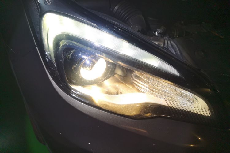 Used Buick Envision 2017 20T Two-Wheel Drive Elite Version Right Front Headlight
