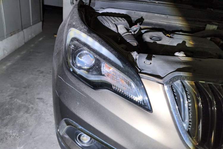 Used Buick Envision 2017 20T Two-Wheel Drive Elite Version Right Front Headlight