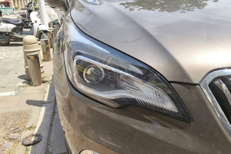 Used Buick Envision 2017 28T Four-Wheel Drive Elite Model Right Front Headlight