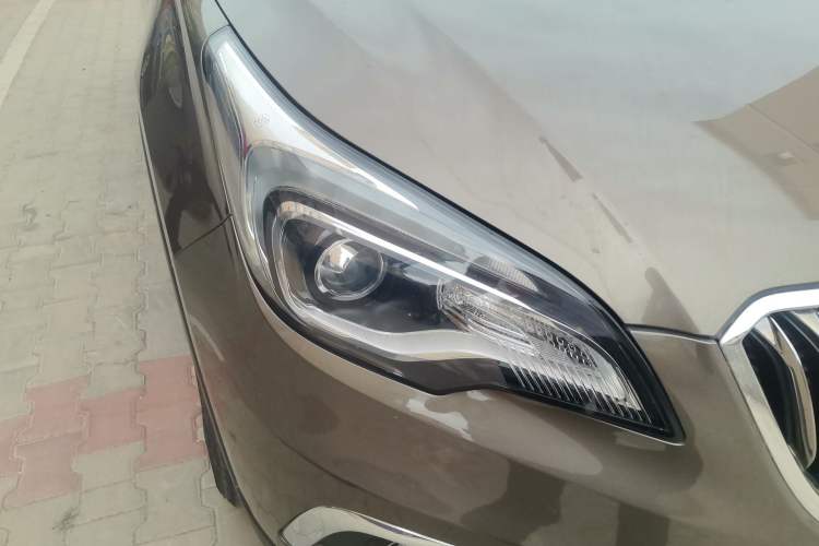 Used Buick Envision 2017 20T Two-Wheel Drive Elite Version Right Front Headlight
