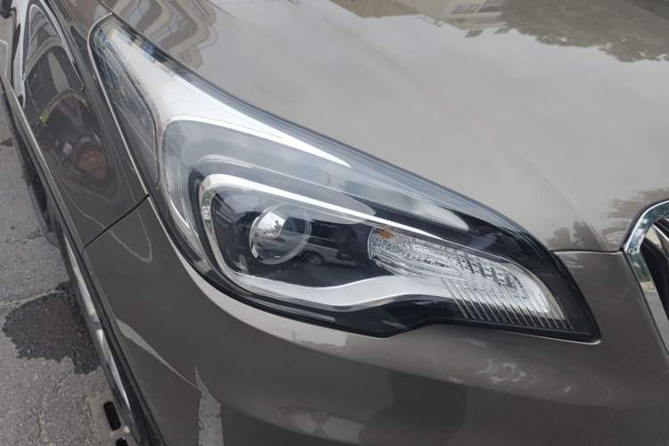 Used Buick Envision 2017 20T Two-Wheel Drive Elite Version Right Front Headlight
