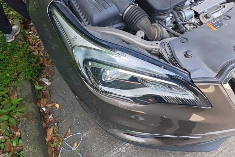 Used Buick Envision 2017 20T Two-Wheel Drive Elite Version Right Front Headlight