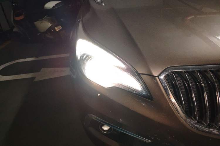 Used Buick Envision 2017 20T Two-Wheel Drive Leading Version Right Front Headlight