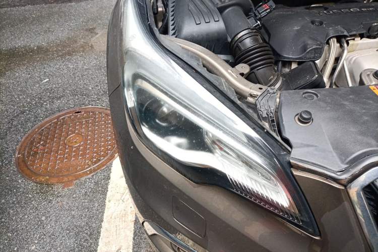 Used Buick Envision 2017 28T Four-Wheel Drive Elite Model Right Front Headlight