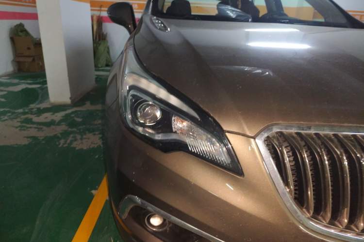 Used Buick Envision 2017 20T Two-Wheel Drive Leading Version Right Front Headlight