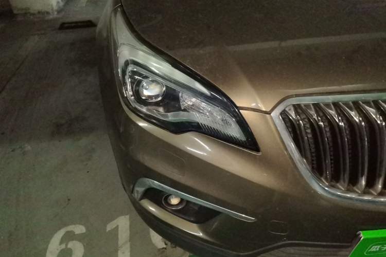 Used Buick Envision 2017 28T Four-Wheel Drive Elite Model Right Front Headlight