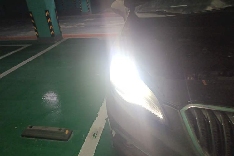 Used Buick Envision 2017 20T Two-Wheel Drive Elite Version Right Front Headlight