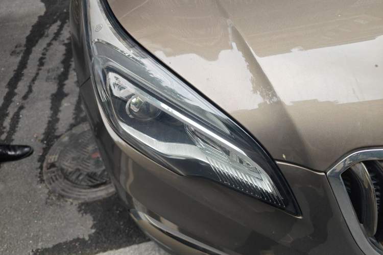 Used Buick Envision 2017 20T Two-Wheel Drive Elite Version Right Front Headlight