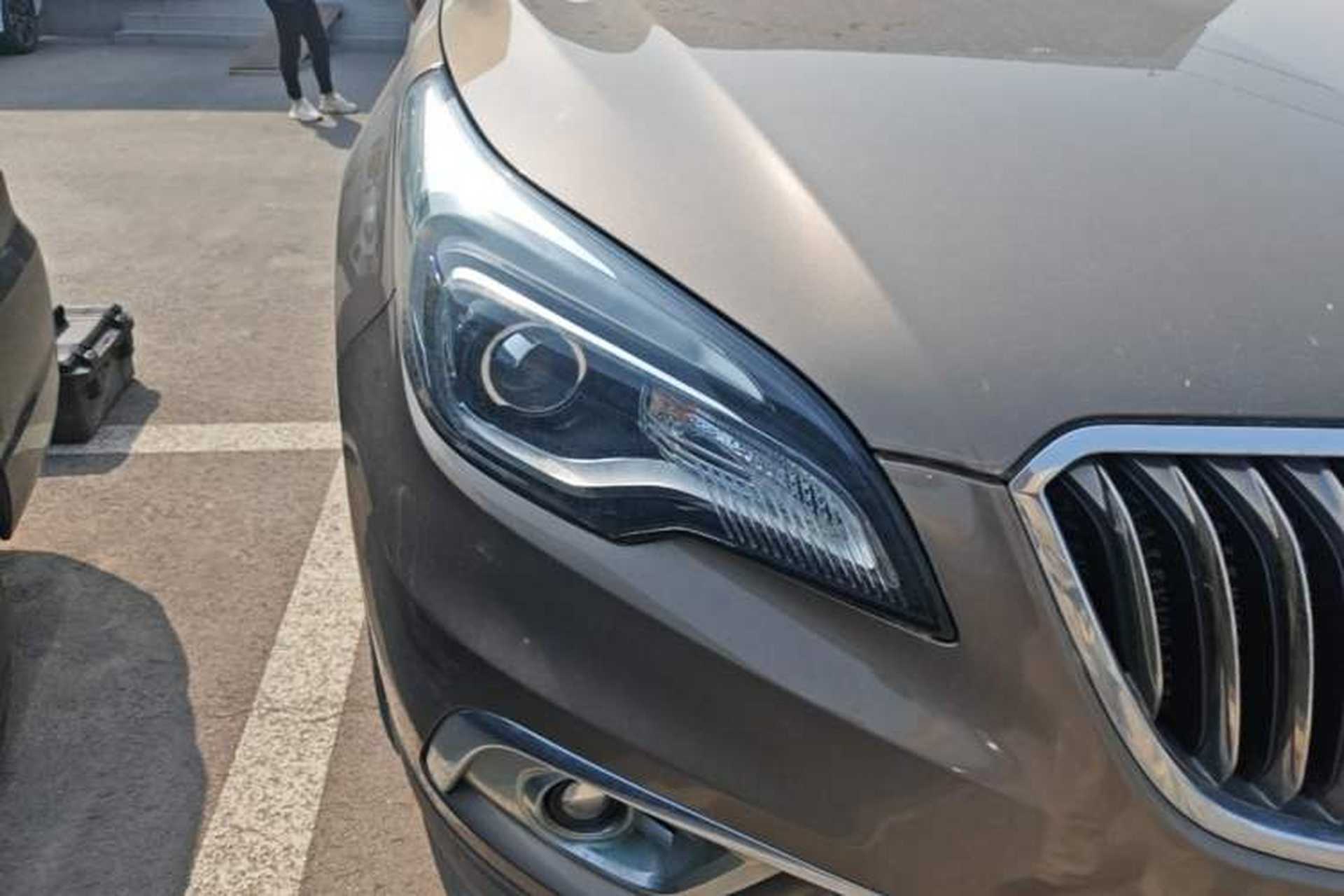 Used Buick Envision 2017 20T Two-Wheel Drive Elite Version Right Front Headlight