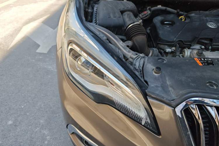 Used Buick Envision 2017 20T Two-Wheel Drive Elite Version Right Front Headlight
