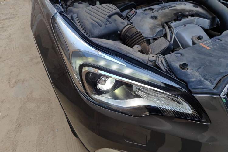 Used Buick Envision 2017 28T Four-Wheel Drive Elite Model Right Front Headlight
