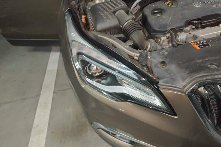 Used Buick Envision 2017 20T Two-Wheel Drive Elite Version Right Front Headlight