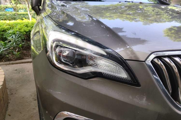 Used Buick Envision 2017 20T Two-Wheel Drive Elite Version Right Front Headlight