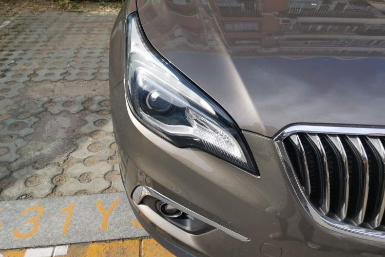 Used Buick Envision 2017 20T Two-Wheel Drive Leading Version Right Front Headlight