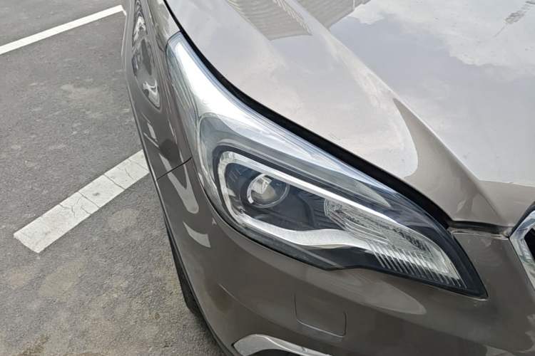 Used Buick Envision 2017 28T Four-Wheel Drive Elite Model Right Front Headlight