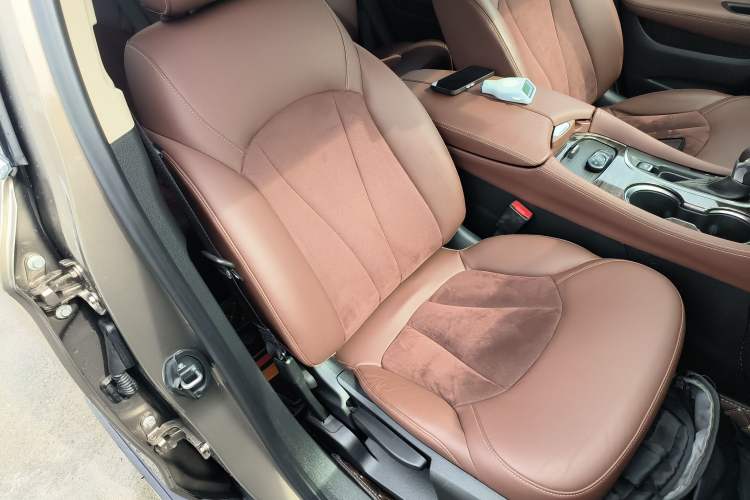 Used Buick Envision 2017 20T Two-Wheel Drive Elite Version Right Front Seat