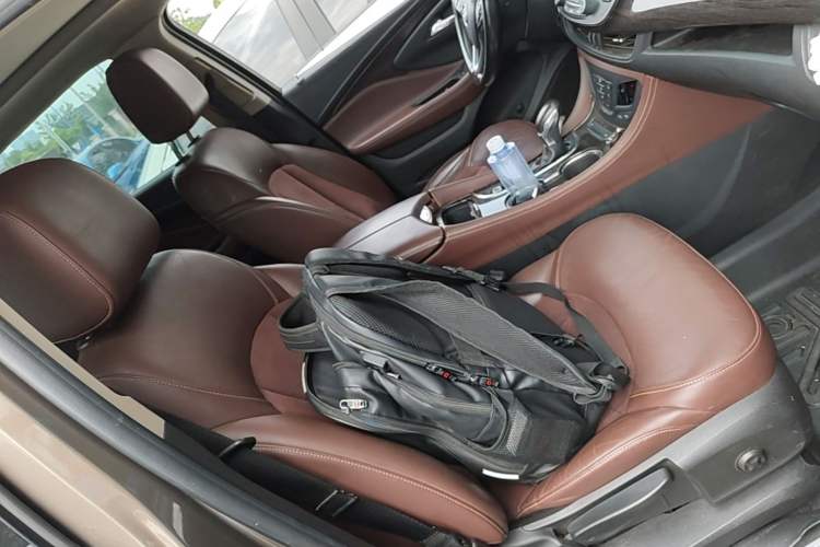 Used Buick Envision 2017 28T Four-Wheel Drive Elite Model Right Front Seat